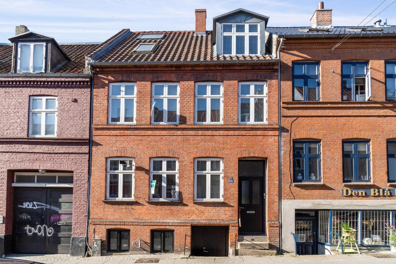 Beautiful Private Apartment, With Garden, Roof Terraze, 150 Square M, 2 Floors, 2 Bedrooms And An Extra Bed In The Livingroom